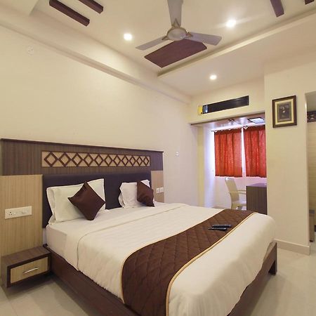 Oyo 11489 Pkn Classic Regency Madurai Bagian luar foto