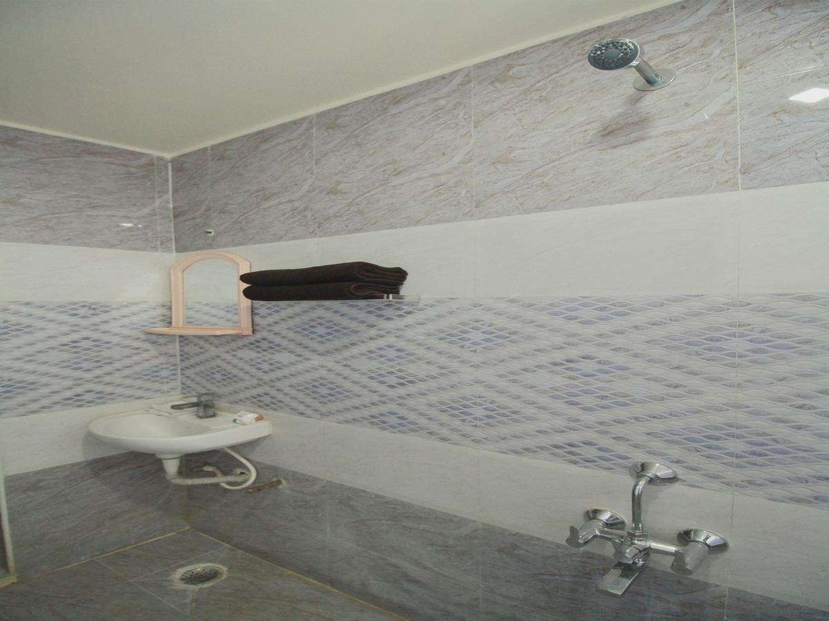 Oyo 11489 Pkn Classic Regency Madurai Bagian luar foto