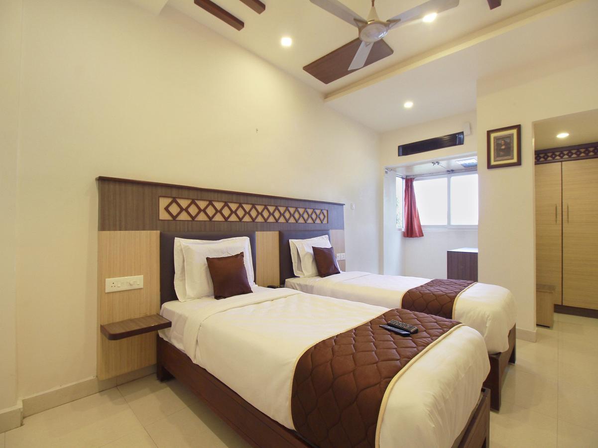 Oyo 11489 Pkn Classic Regency Madurai Bagian luar foto