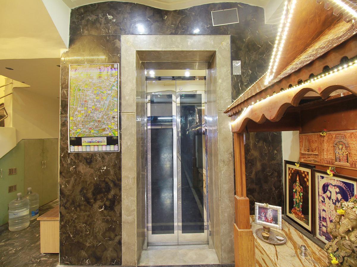 Oyo 11489 Pkn Classic Regency Madurai Bagian luar foto
