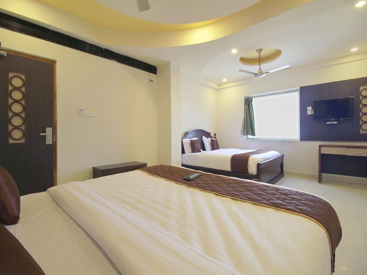 Oyo 11489 Pkn Classic Regency Madurai Bagian luar foto